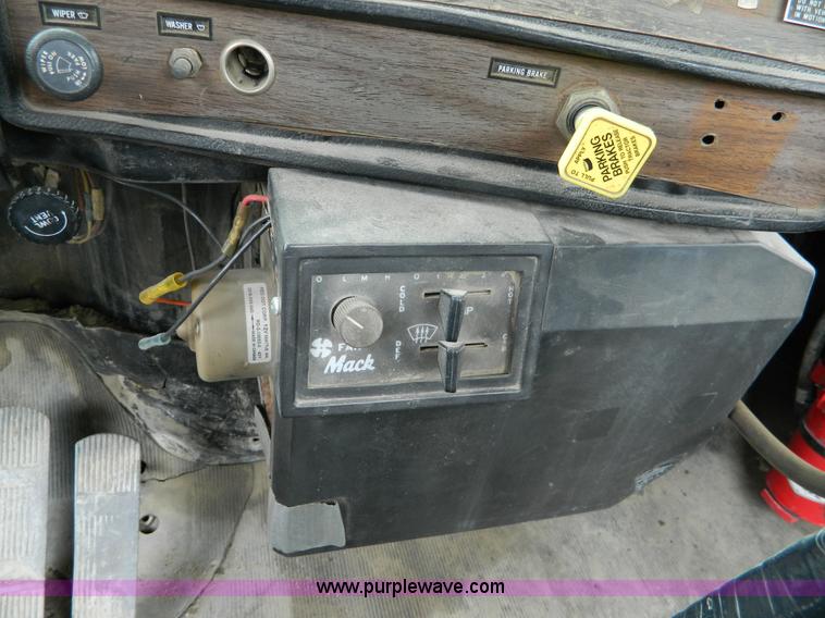 image for item J8910 1985 Mack RS688L ready mix truck