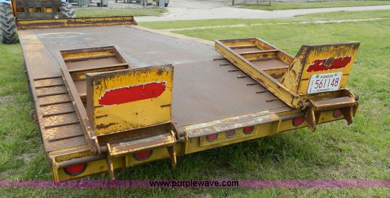 image for item J8912 1985 Eager Beaver equipment trailer