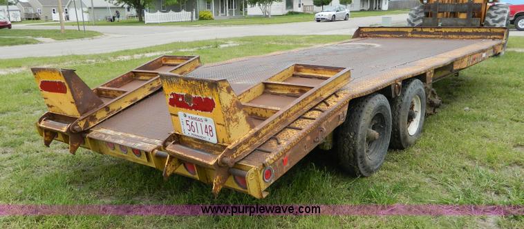 image for item J8912 1985 Eager Beaver equipment trailer