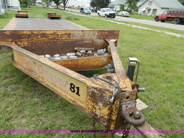 image for item J8912 1985 Eager Beaver equipment trailer