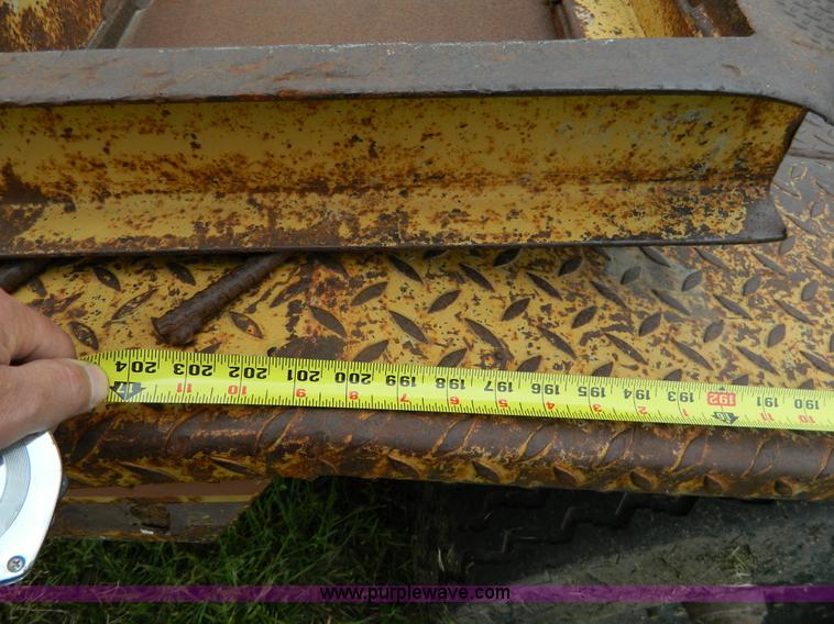 image for item J8912 1985 Eager Beaver equipment trailer