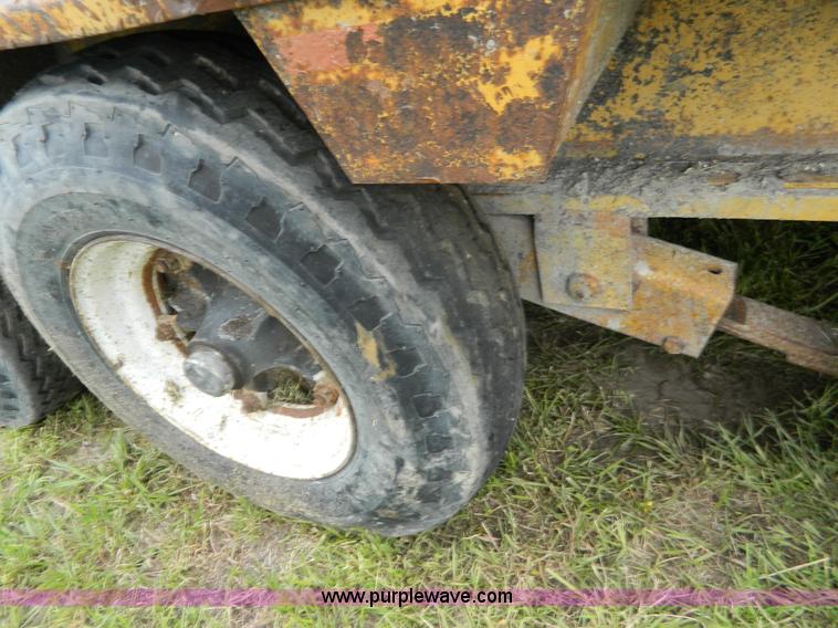 image for item J8912 1985 Eager Beaver equipment trailer