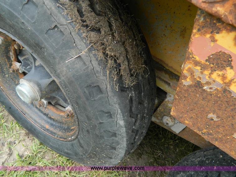 image for item J8912 1985 Eager Beaver equipment trailer