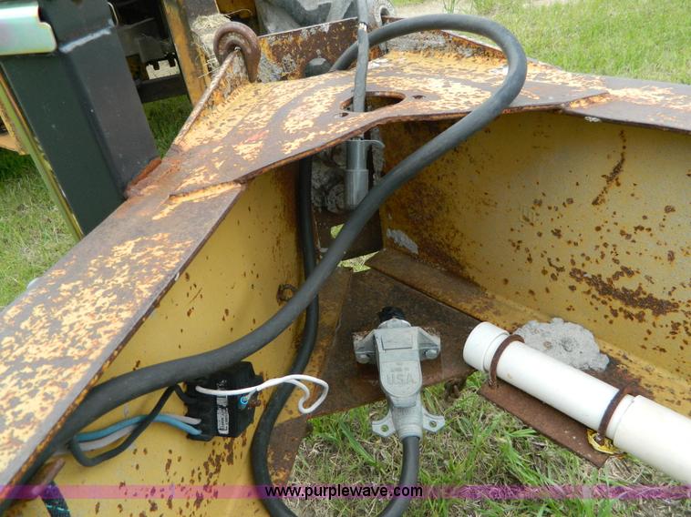 image for item J8912 1985 Eager Beaver equipment trailer