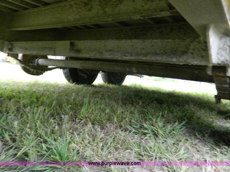 image for item J8912 1985 Eager Beaver equipment trailer