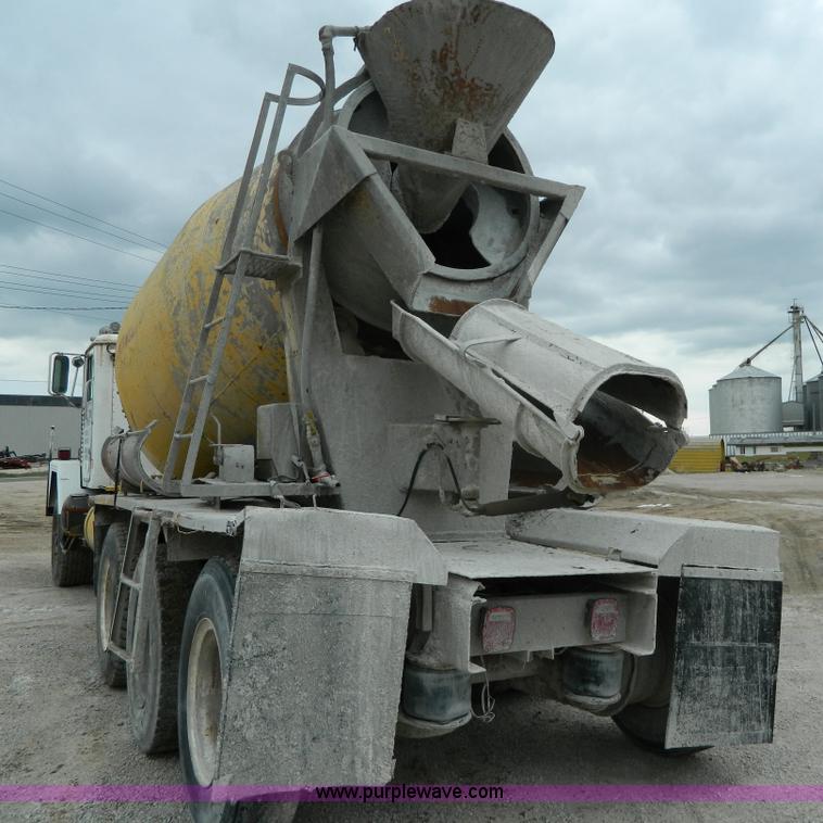 image for item J8915 1978 International Paystar 5000 ready mix truck