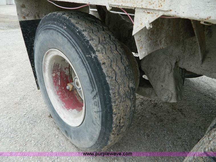 image for item J8915 1978 International Paystar 5000 ready mix truck