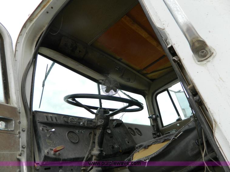 image for item J8915 1978 International Paystar 5000 ready mix truck