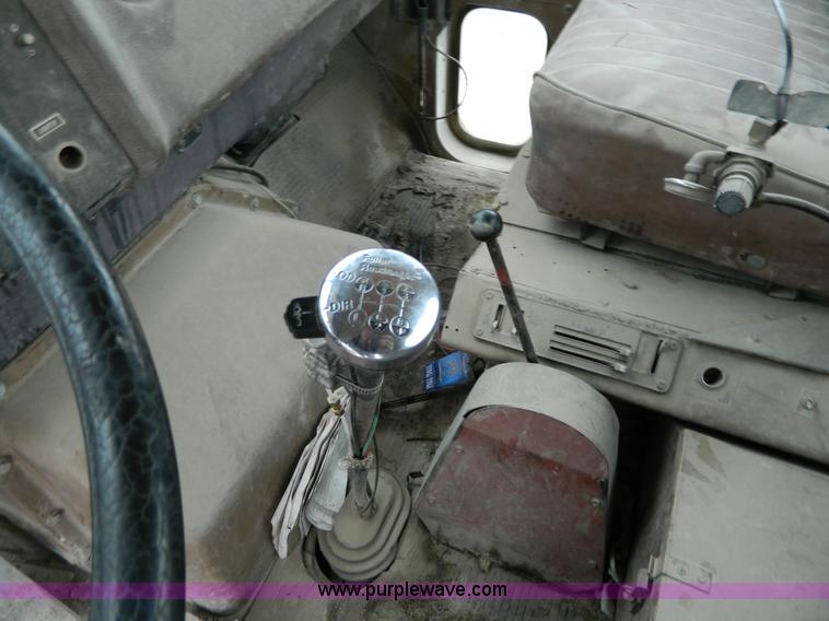 image for item J8915 1978 International Paystar 5000 ready mix truck