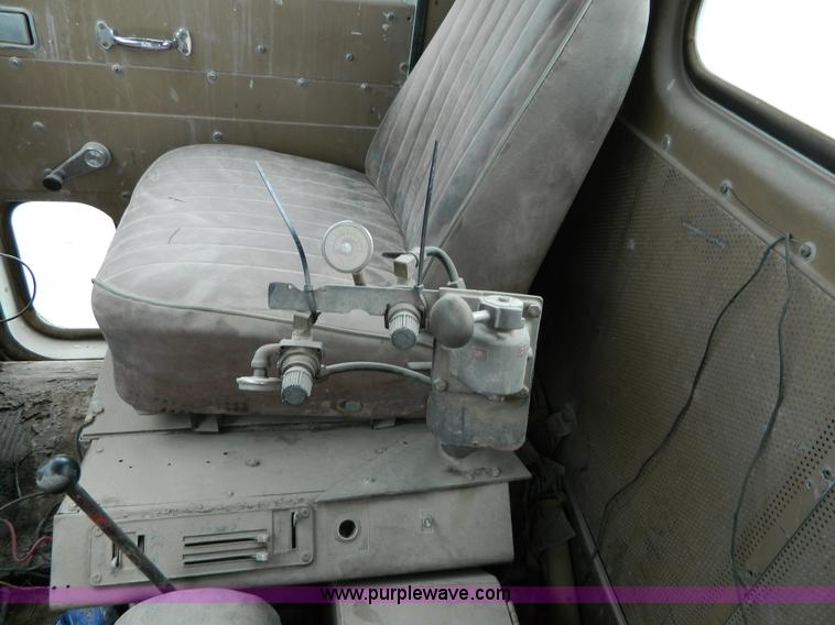 image for item J8915 1978 International Paystar 5000 ready mix truck