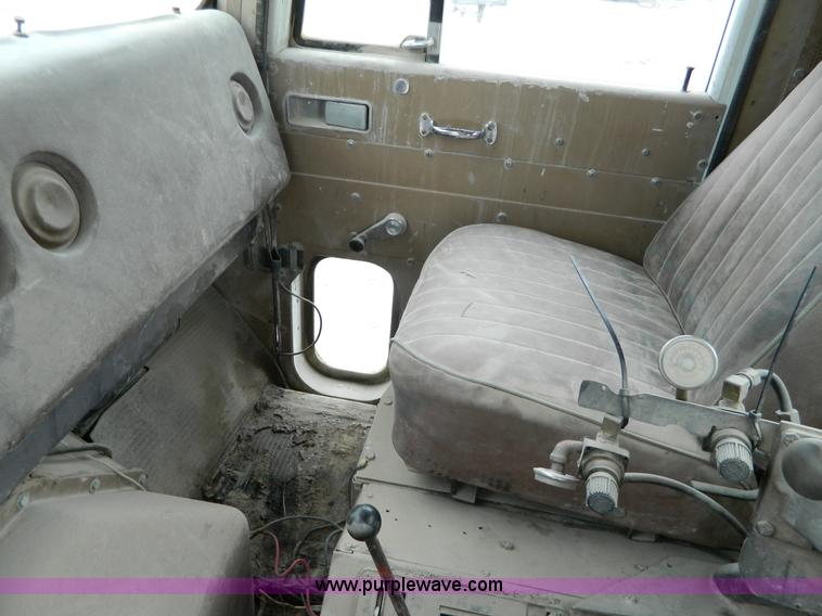 image for item J8915 1978 International Paystar 5000 ready mix truck