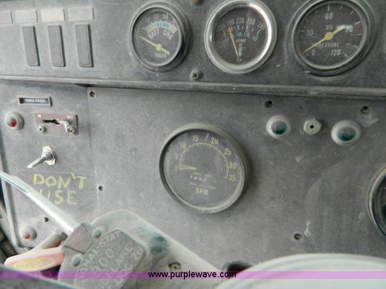 image for item J8915 1978 International Paystar 5000 ready mix truck