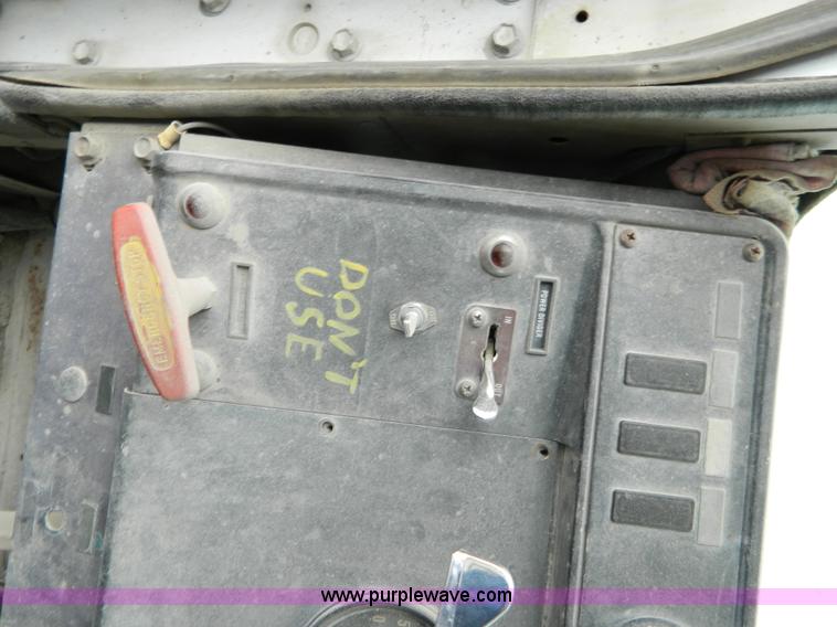 image for item J8915 1978 International Paystar 5000 ready mix truck