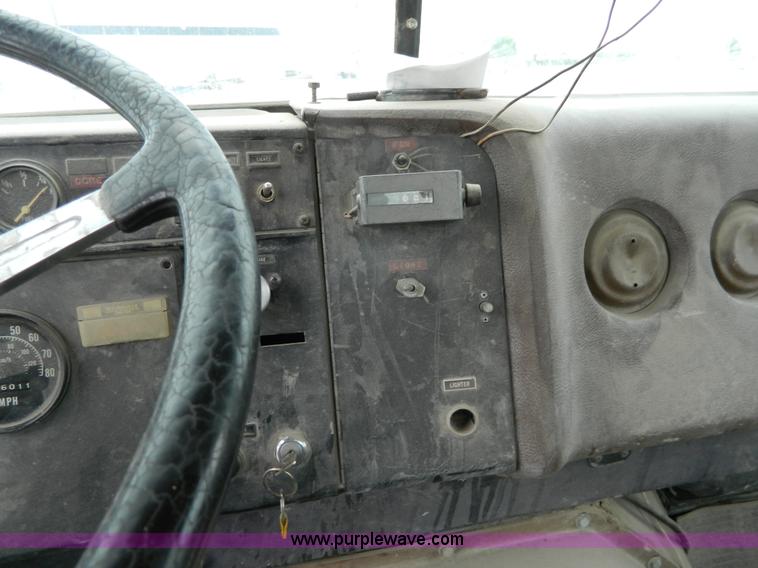 image for item J8915 1978 International Paystar 5000 ready mix truck