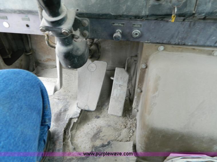 image for item J8915 1978 International Paystar 5000 ready mix truck