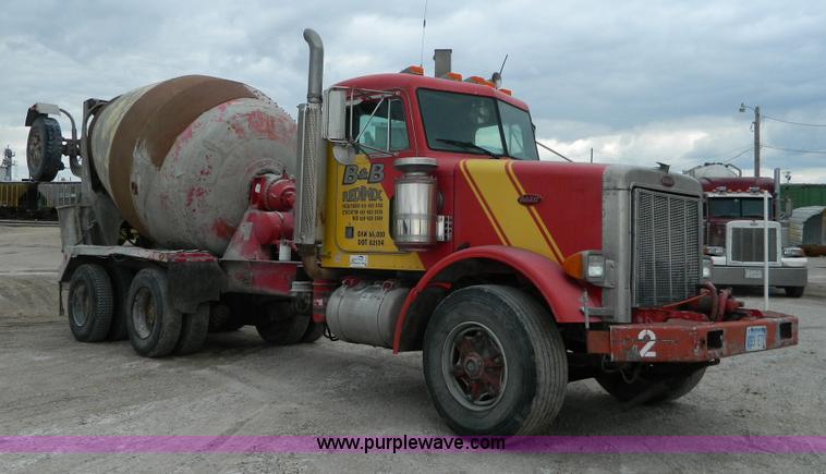 image for item J8916 1989 Peterbilt 357 ready mix truck