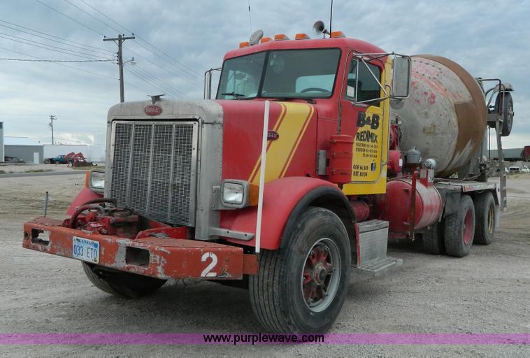 image for item J8916 1989 Peterbilt 357 ready mix truck