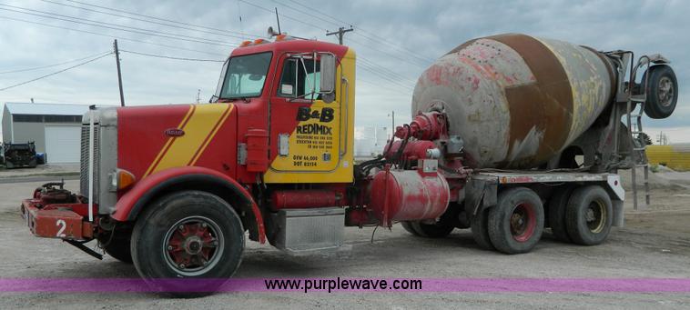 image for item J8916 1989 Peterbilt 357 ready mix truck
