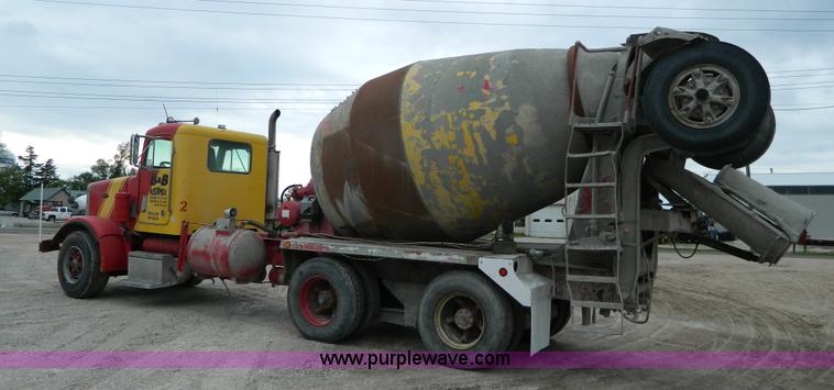 image for item J8916 1989 Peterbilt 357 ready mix truck