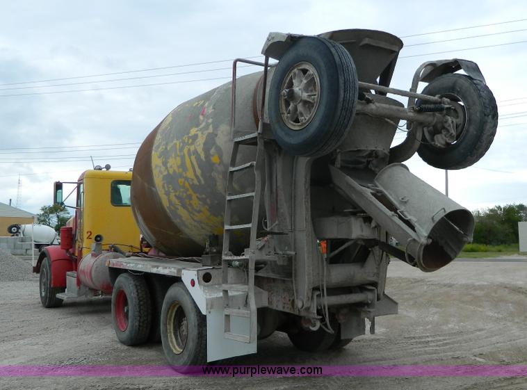 image for item J8916 1989 Peterbilt 357 ready mix truck