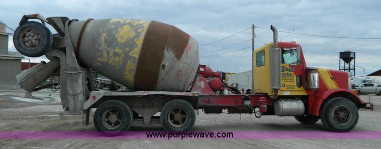 image for item J8916 1989 Peterbilt 357 ready mix truck
