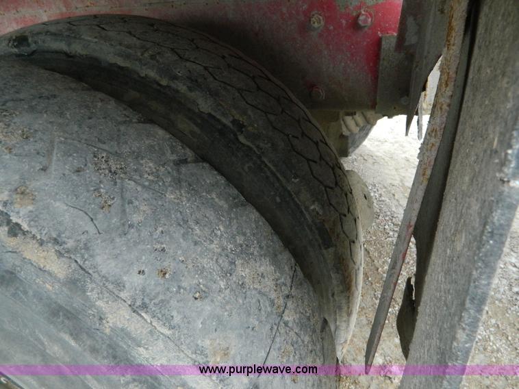 image for item J8916 1989 Peterbilt 357 ready mix truck