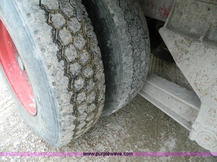 image for item J8916 1989 Peterbilt 357 ready mix truck