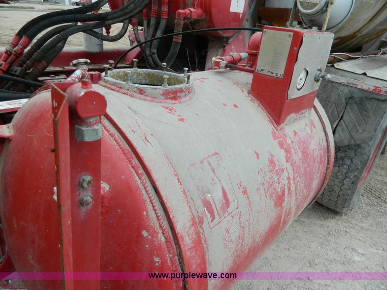 image for item J8916 1989 Peterbilt 357 ready mix truck