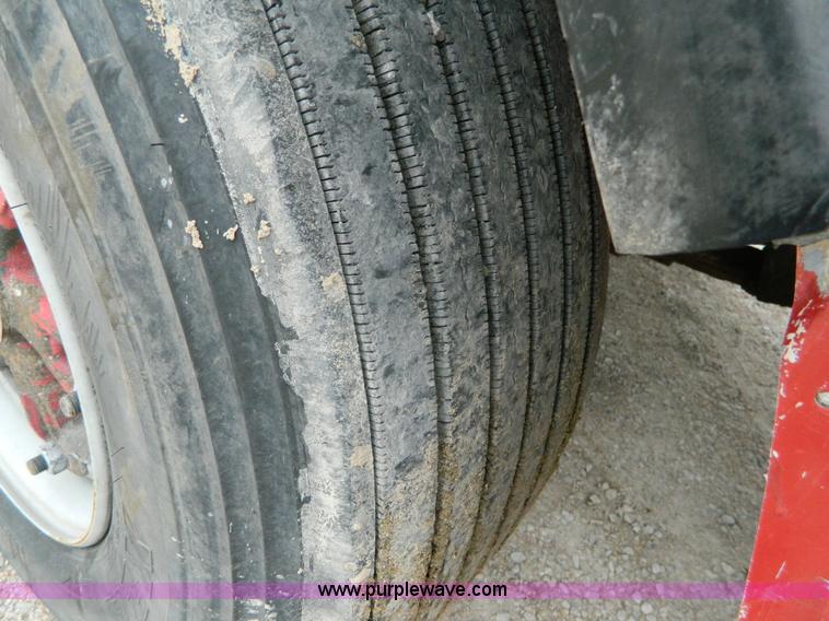 image for item J8916 1989 Peterbilt 357 ready mix truck