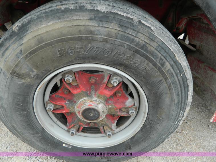 image for item J8916 1989 Peterbilt 357 ready mix truck