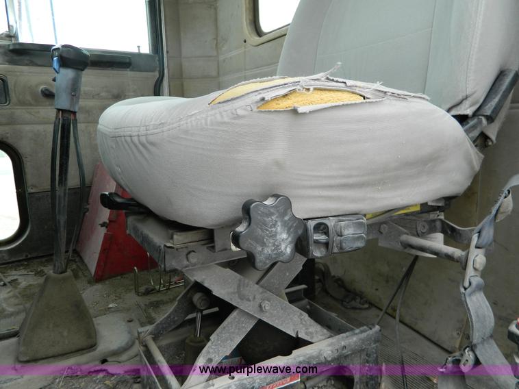 image for item J8916 1989 Peterbilt 357 ready mix truck