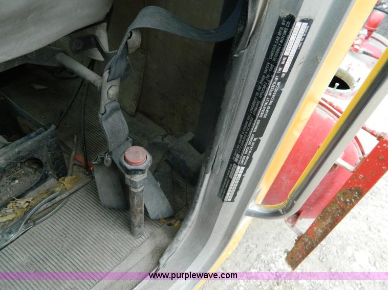 image for item J8916 1989 Peterbilt 357 ready mix truck