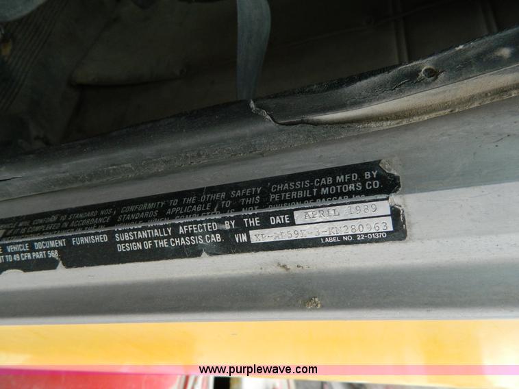 image for item J8916 1989 Peterbilt 357 ready mix truck