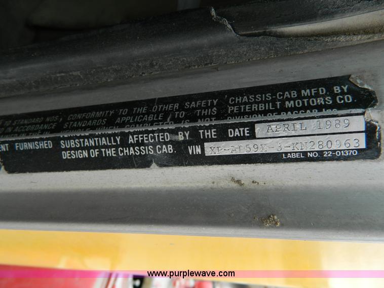 image for item J8916 1989 Peterbilt 357 ready mix truck