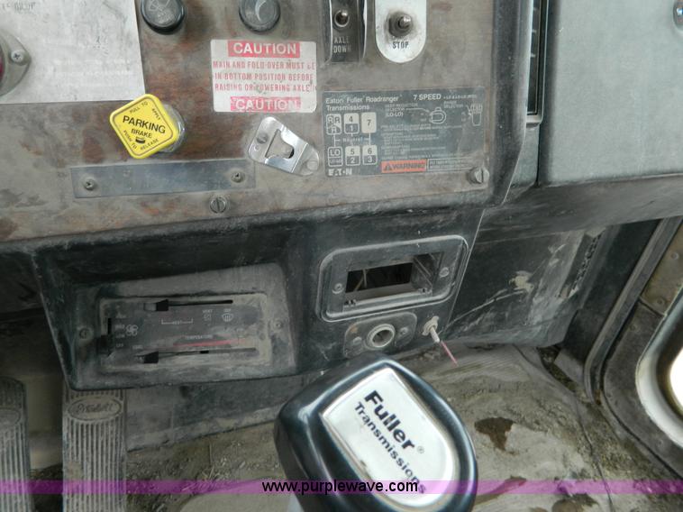 image for item J8916 1989 Peterbilt 357 ready mix truck