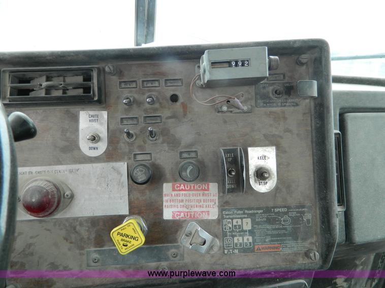 image for item J8916 1989 Peterbilt 357 ready mix truck