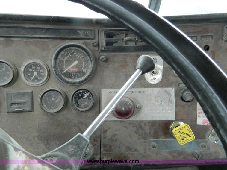 image for item J8916 1989 Peterbilt 357 ready mix truck