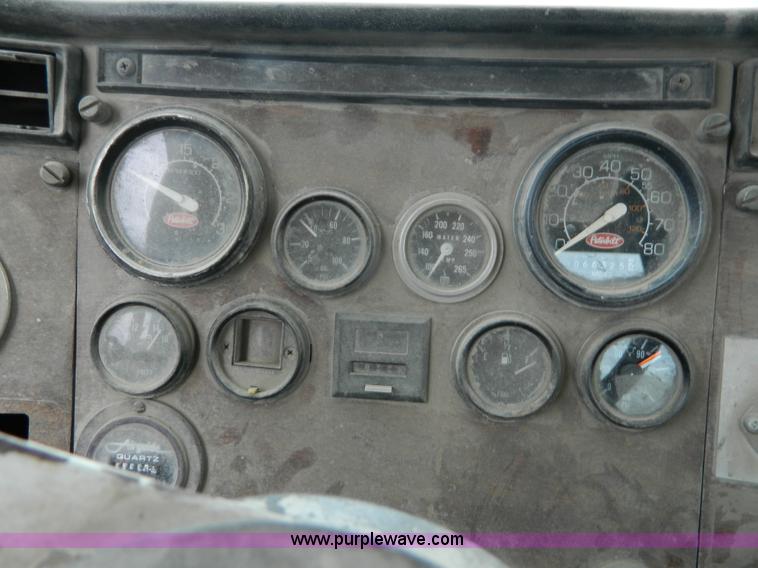image for item J8916 1989 Peterbilt 357 ready mix truck