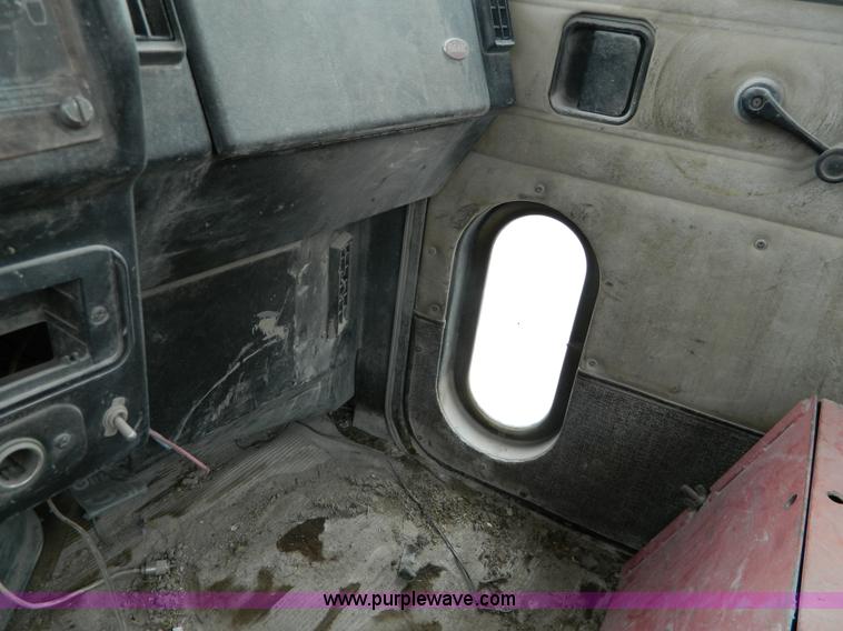 image for item J8916 1989 Peterbilt 357 ready mix truck