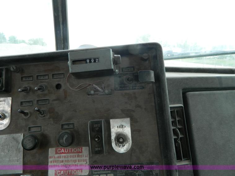 image for item J8916 1989 Peterbilt 357 ready mix truck