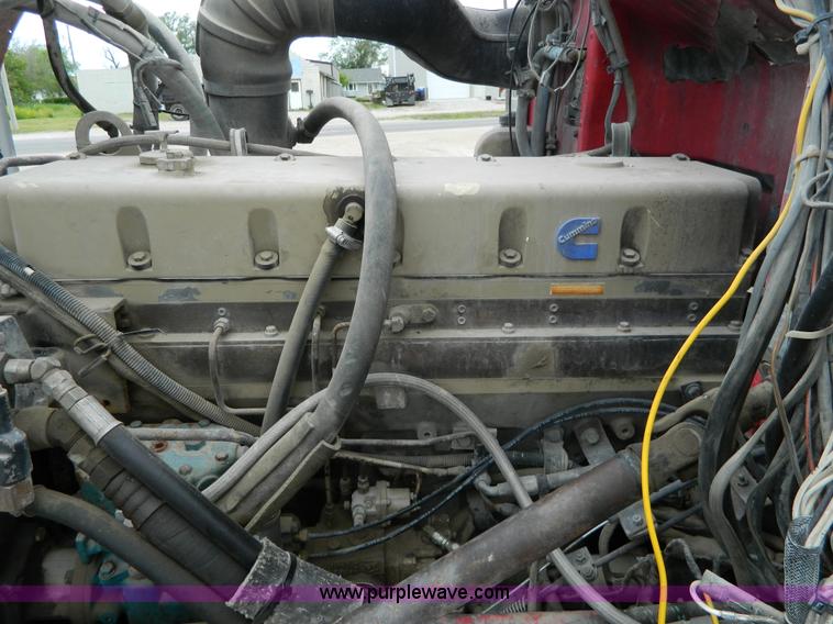 image for item J8916 1989 Peterbilt 357 ready mix truck