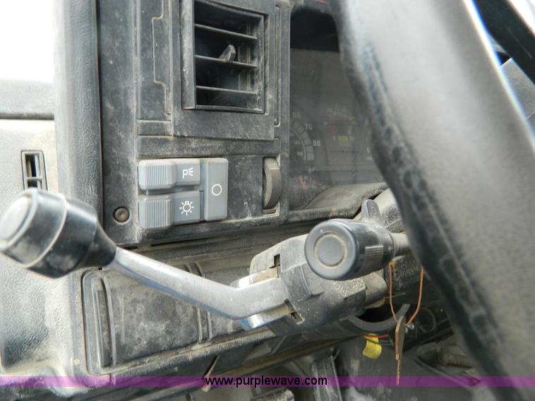 image for item J8917 1991 GMC TopKick service truck