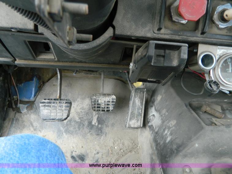 image for item J8917 1991 GMC TopKick service truck