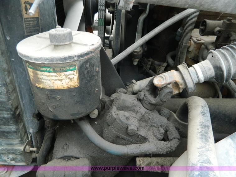 image for item J8919 1998 Freightliner Century Class semi truck