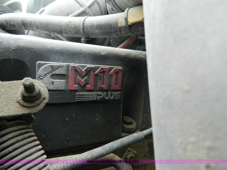 image for item J8919 1998 Freightliner Century Class semi truck