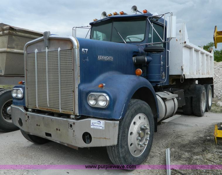 image for item J8920 1977 Kenworth W900A dump truck