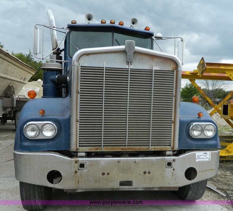 image for item J8920 1977 Kenworth W900A dump truck