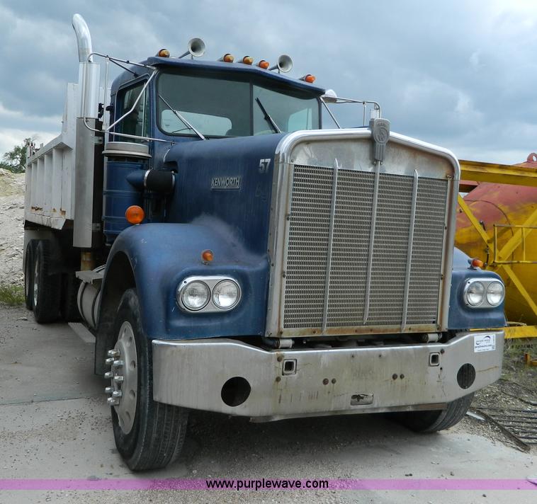 image for item J8920 1977 Kenworth W900A dump truck