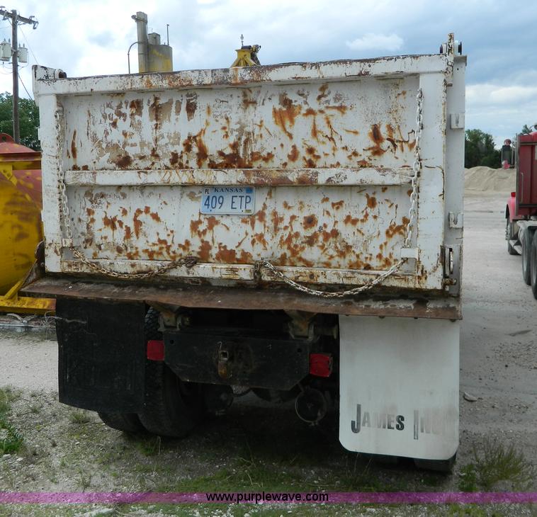 image for item J8920 1977 Kenworth W900A dump truck