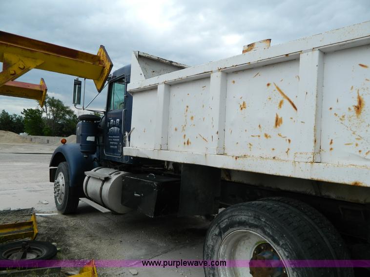 image for item J8920 1977 Kenworth W900A dump truck